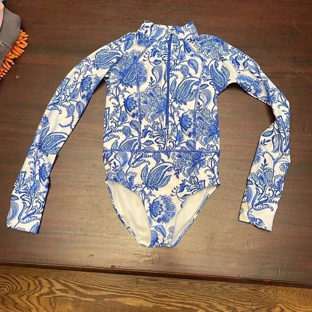 Coolibar blue paisley long sleeve swimsuit size small